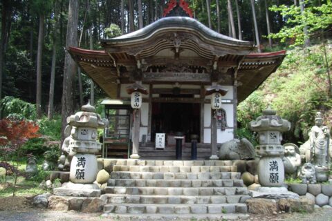 華厳寺満願堂。200606に投稿者が撮影。