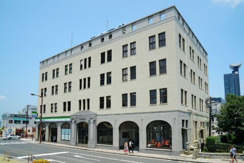 門司郵船ビル。 所在地は福岡県北九州市。