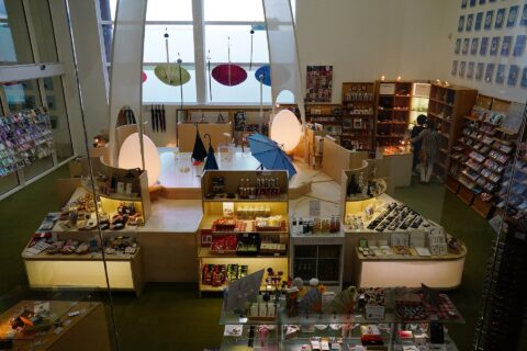 ​青森県立美術館。 所在地は青森県青森市。