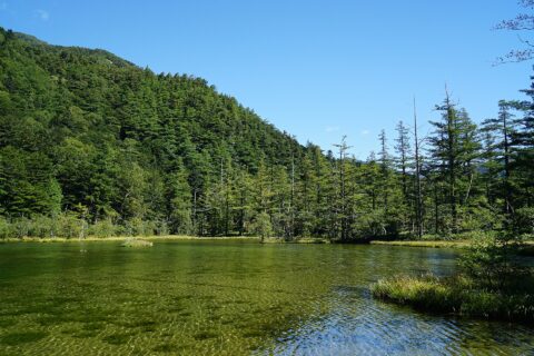 明神池。 所在地は長野県松本市の上高地。