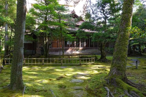 法師。 所在地は石川県小松市。