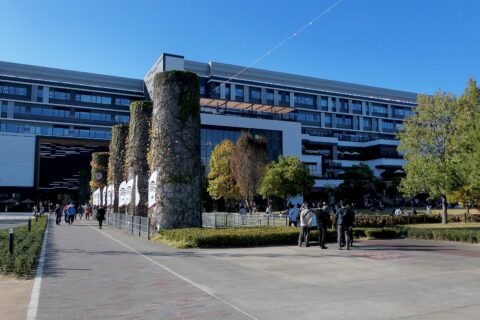 ​名古屋市西区にあるイオンモールNagoya Noritake Garden。2021年10月27日にオープン。ノリタケの森から撮影。