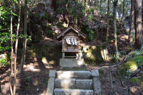 敢國神社 神明社