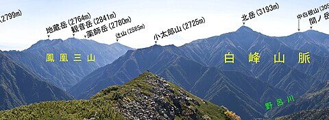 小仙丈ケ岳より望む赤石山脈南部（甲斐駒山脈～白峰山脈）の山々