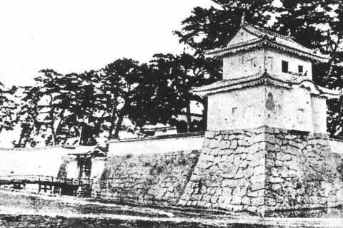 三の丸大手門と隅櫓