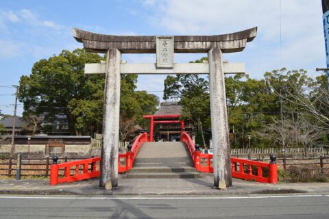 青井阿蘇神社 一の鳥居