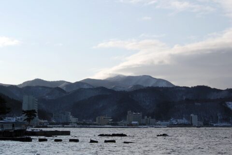 浅虫温泉。浅虫海洋生物学研究センター付近より撮影。
