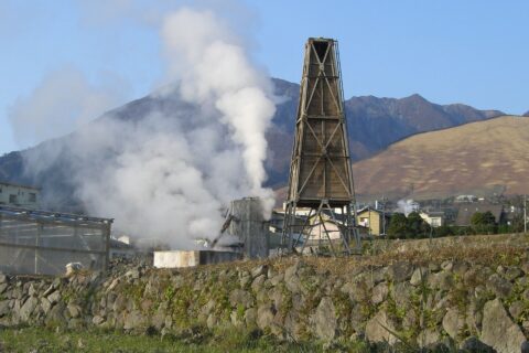 ja:別府温泉の源泉のひとつ; one of the springwells of Beppu Onsen.