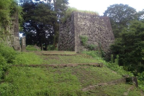 豊後国岡城近戸門跡虎口を外から。