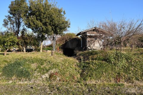茅原狐塚古墳 墳丘・石室開口部