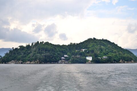 竹生島 遠景 (フェリーより)