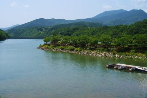 恵那峡。さざなみ公園より大井ダム方面を望む。