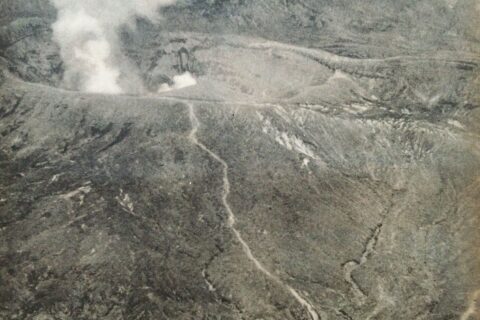 1953年4月の阿蘇山中岳噴火の様子