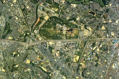 日本万国博覧会記念公園（大阪府吹田市）周辺の空中写真。ckk-85-1_c2の16,17,18,19、ckk-85-1_c3の15,16,17,18,19、合計9枚を合成作成。