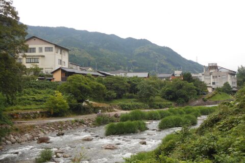 古湯温泉の遠景、佐賀市富士町。