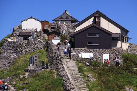 月山神社 全景