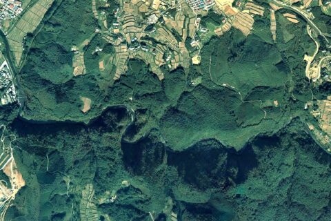 猊鼻渓（岩手県一関市）付近の空中写真。Cto-77-9_c1の4,5、合計2枚を合成作成。