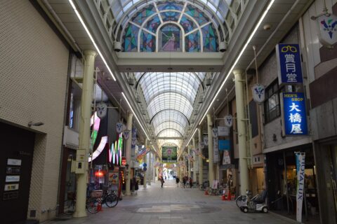 岐阜県岐阜市の柳ケ瀬地区。柳ヶ瀬本通り商店街。