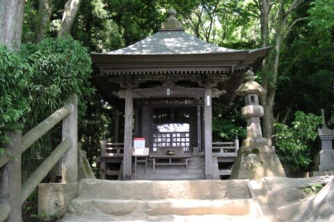 岩手県平泉町高舘義経堂。2008年6月9日撮影