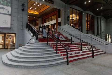 Hakata-za, the entrance stairs (Address: 2-1, Shimo-kawabatamachi, Hakata-ku, Fukuoka City 8128615, Japan)