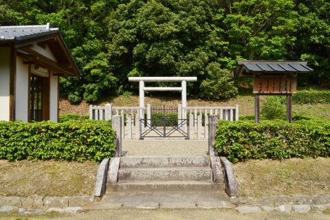 倭迹迹日百襲姫命大市墓 (箸墓古墳) 入り口