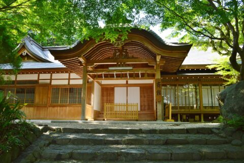枚岡神社 斎館