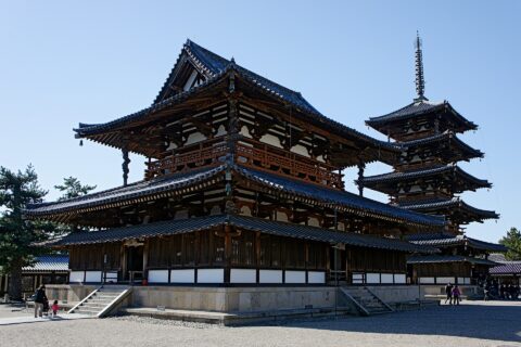 法隆寺金堂と五重塔は国宝。法隆寺は、奈良県斑鳩町にある聖徳宗の寺院。ユネスコ世界文化遺産『法隆寺地域の仏教建造物』の一部。