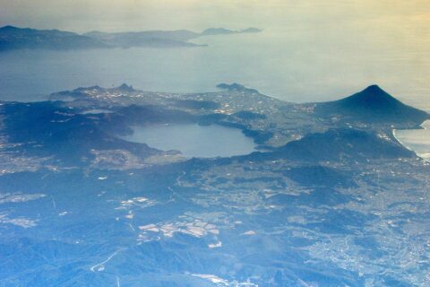 Ibusuki Volcanoes of Kagoshima, Japan. / 鹿児島県の指宿火山群(南薩火山群)。上空より撮影。