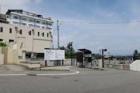 伊香保温泉にある渋川市八千代橋駐車場（旧・伊香保町役場跡）。