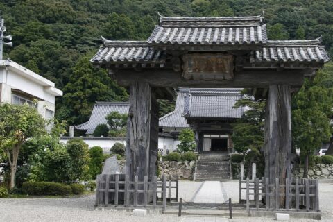 医光寺総門