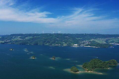 ​伊万里湾のいろは島と唐津市肥前町、長崎県松浦市福島の白岳より撮影。