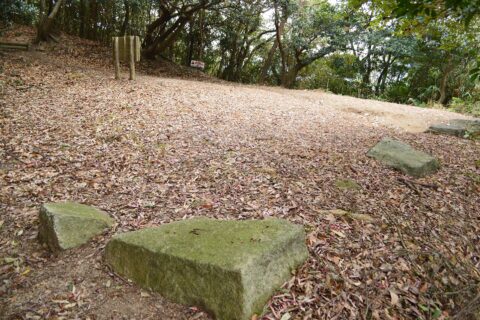 怡土城 一ノ坂礎石群
