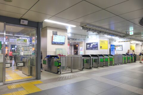 JR秋葉原駅の電気街口改札の全景