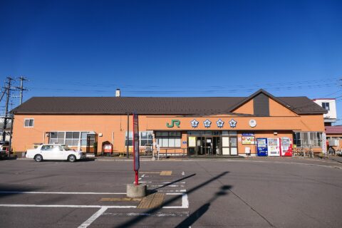 JR Hokkaido Goryokaku station building and rotary