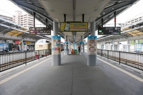 JR四国・高松駅の6・7番線プラットホーム