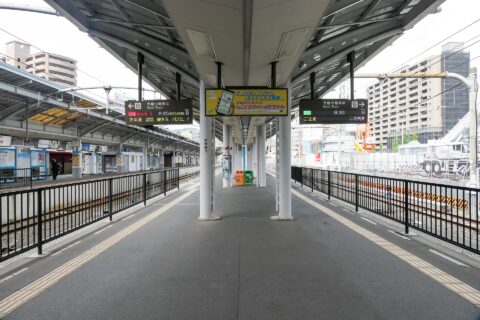 JR四国・高松駅の8・9番線プラットホーム