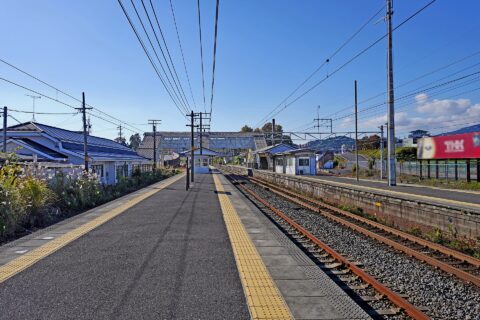 Platform of JR Central Sekigahara Station