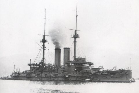 日本海軍戦艦敷島型「三笠 呉にて撮影されたもの。(Japanese battleship Mikasa in Kure)