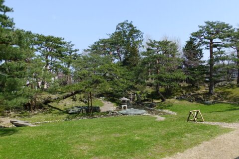 旧秋田藩主佐竹氏別邸（如斯亭）にて