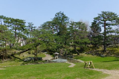 旧秋田藩主佐竹氏別邸（如斯亭）にて