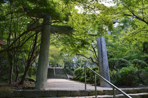 竈門神社 三の鳥居