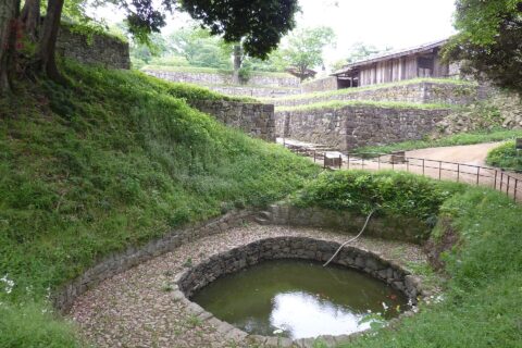 新田金山城 月ノ池と大手虎口