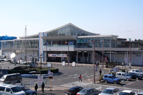 勝田駅正面 投稿者が撮影(2006年1月29日)