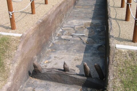 photo of Kawazugahana embankment base(Japan's national designated historical site).Hashiba Hideyoshi(Toyotomi Hideyoshi) leveed this embankment around Bitchū Takamatsu castle and the castle was attacked by the water atta
