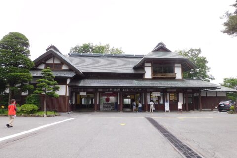This is a building to get on Kegon Falls Elevator in Nikko, Tochigi, Japan.