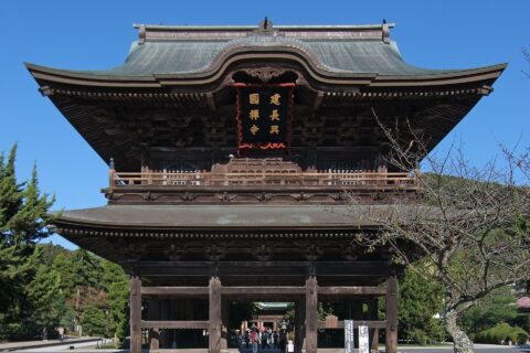 建長寺山門、神奈川県鎌倉市。