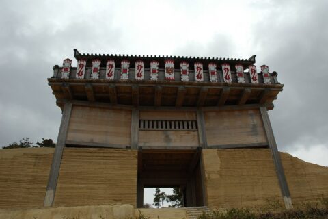 photo of Kinojō Nishi mon(western gate).It was rebuilt in 2004.