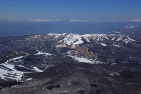 霧ヶ峰を東から望む。蓼科山から撮影。