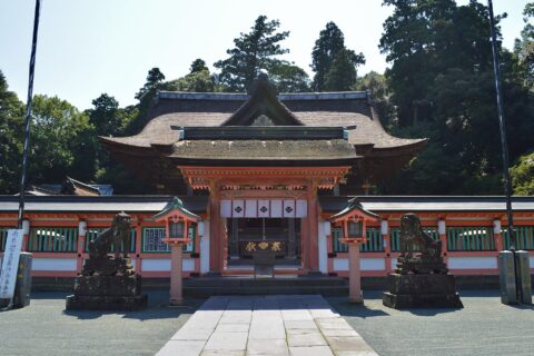 高良大社 中門