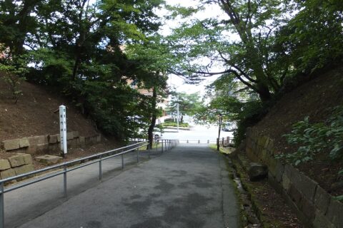 久保田城黒門跡。門の復元計画がある。